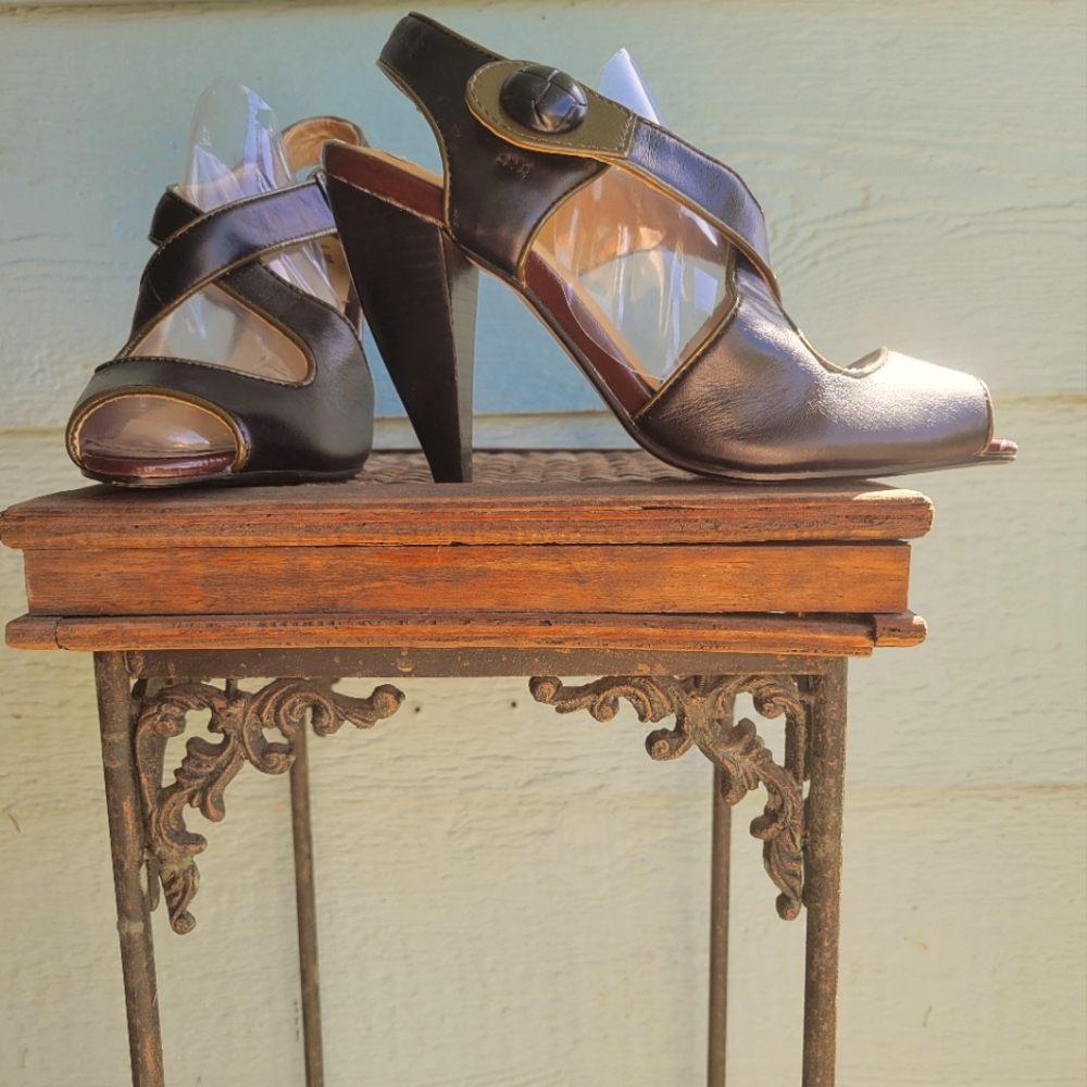 Anthropologie Seychelles Criss Criss Wooden Heels Button Embellishment G…